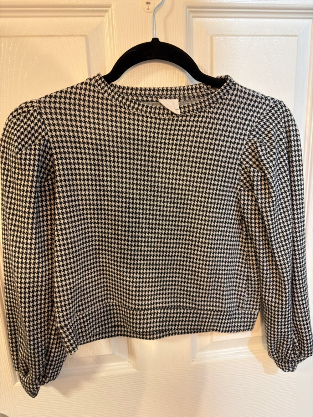 Zara Black & White Houndstooth Puff-Sleeve Blouse